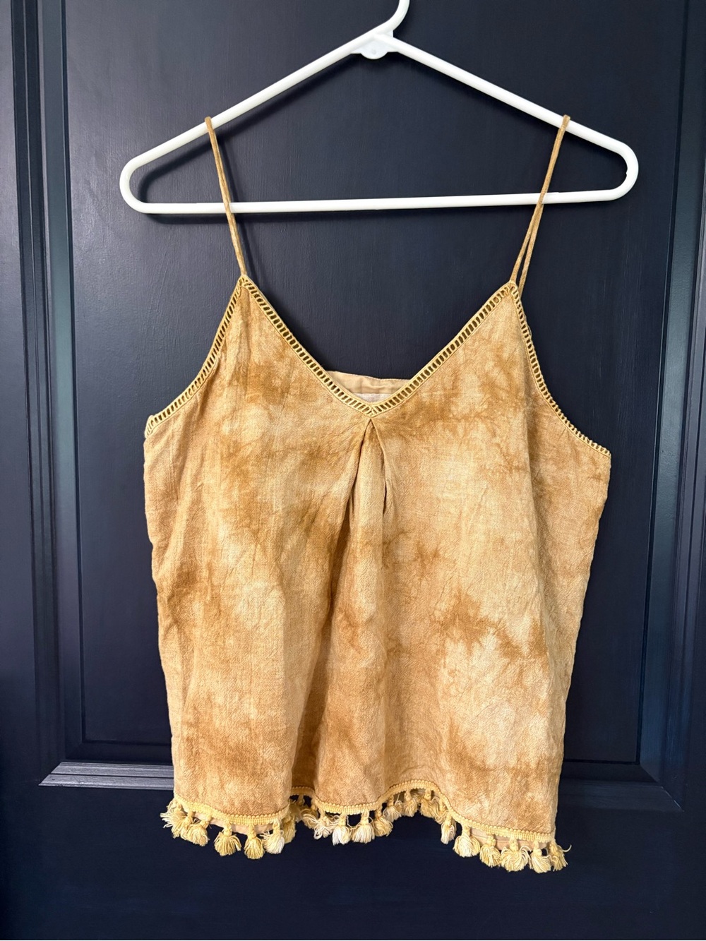 Moon River Anthropologie Mustard Tie-Dye Tassel Hem Spaghetti Strap Cami Large